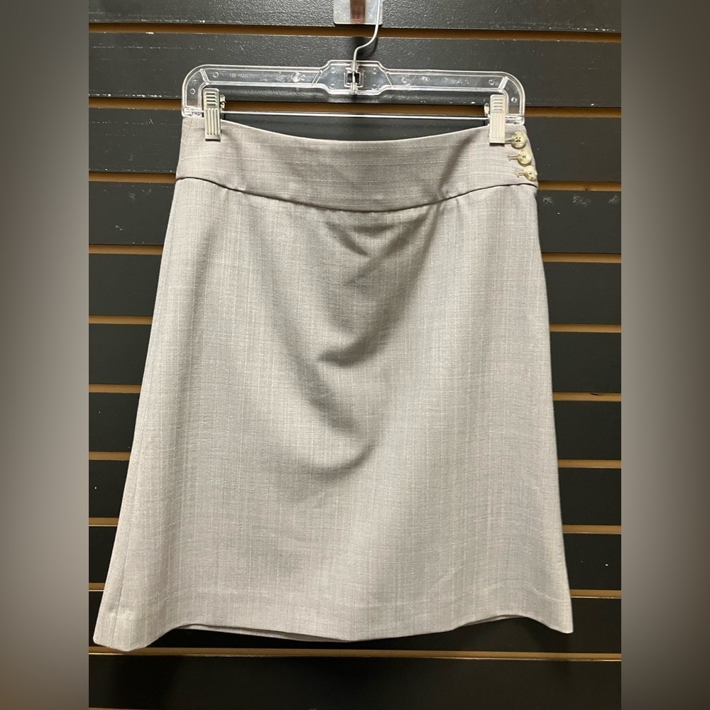The Limited Gray A-Line Knee Length Skirt Size 4 Career Workwear